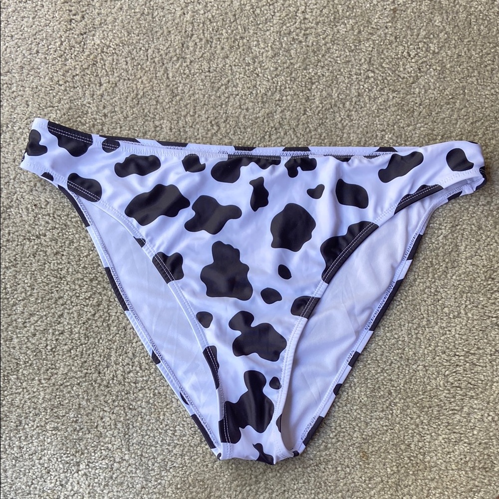 🪷NWOT Aqua Eve Cow Print Bikini Bottoms